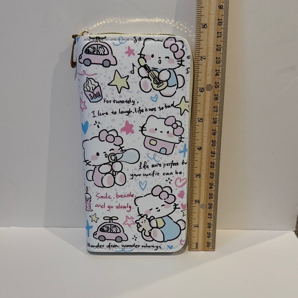 Hello Kitty White Wallet - Picture 2 of 7